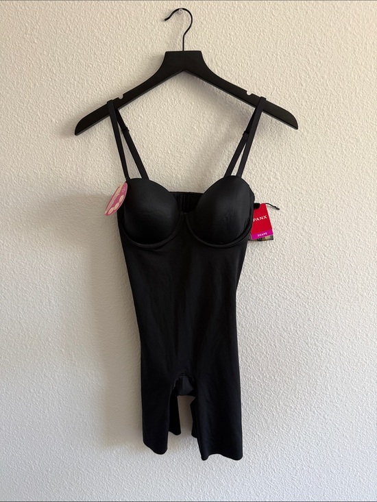SPANX Other - SPANX Black Full-Body Strapless Cupped Mid-Thigh Shapewear Bodysuit NWT Size M